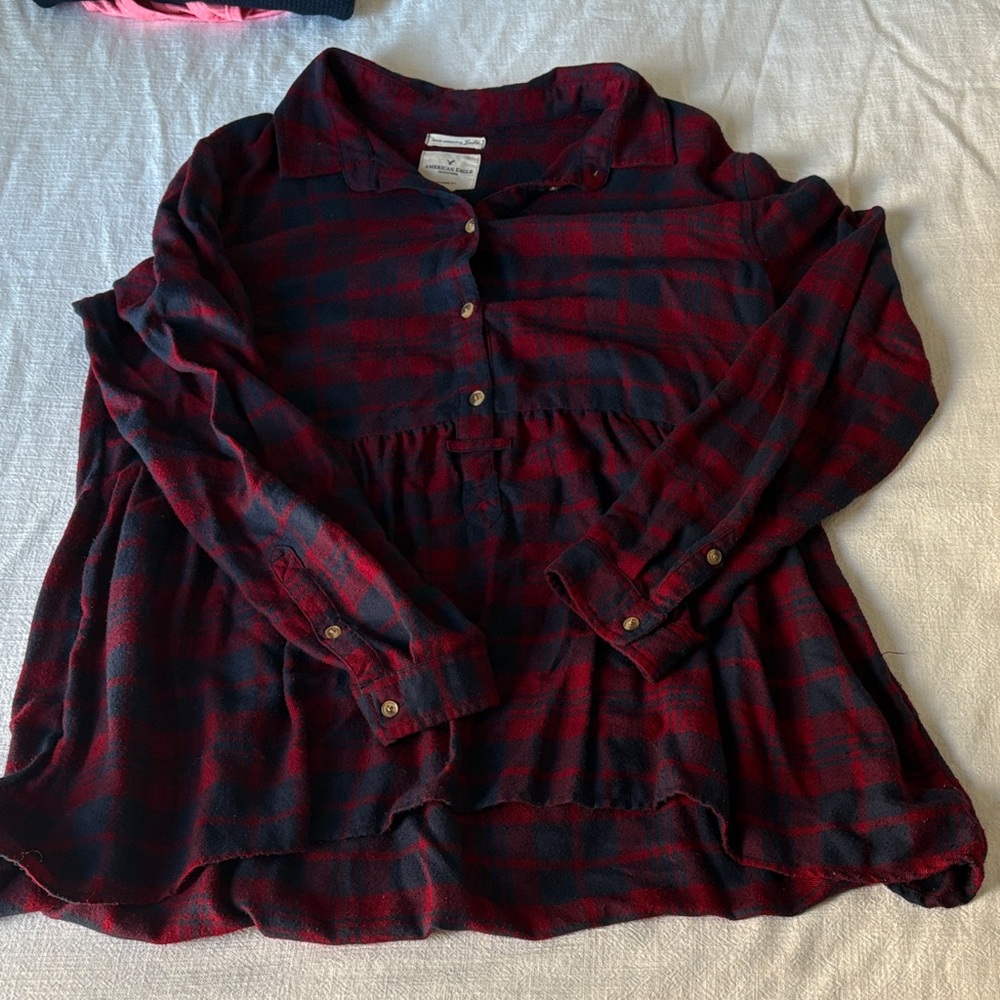 American Eagle Outfitters Red and Navy Plaid Shirt